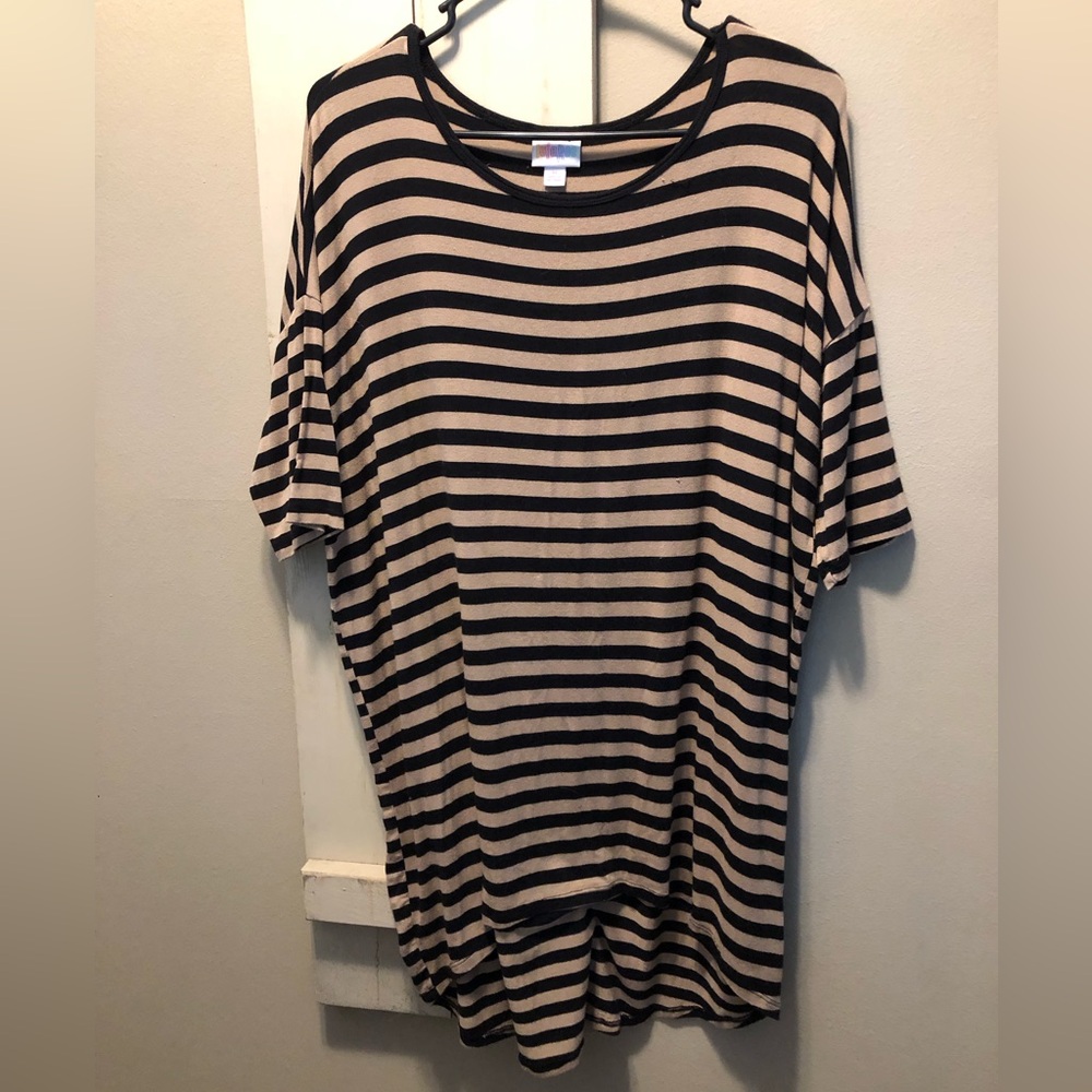LulaRoe Women’s Medium Hi-Low Striped Top